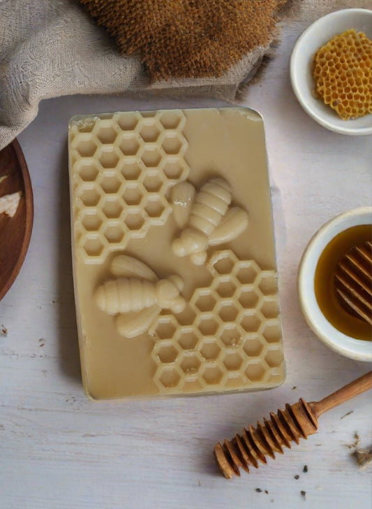 Artisanal Soap Bar: Oatmeal Milk & Honey